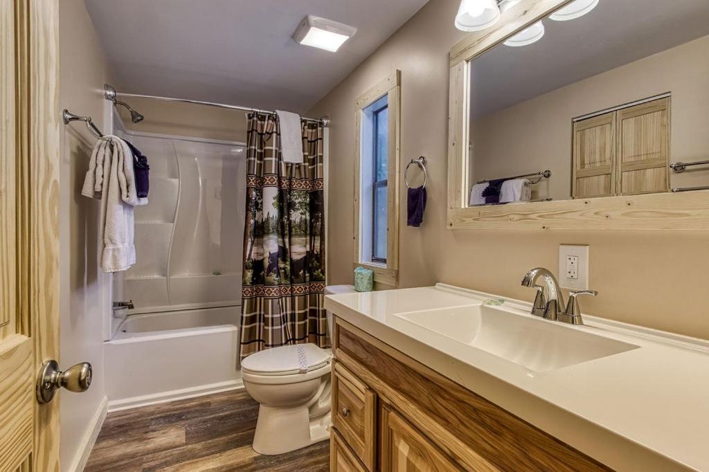 Whispering Winds, Hot Tub, Game Room, Wifi, 1089 Free Tickets Each Paid Day, Dollywood And More Gatlinburg Kültér fotó