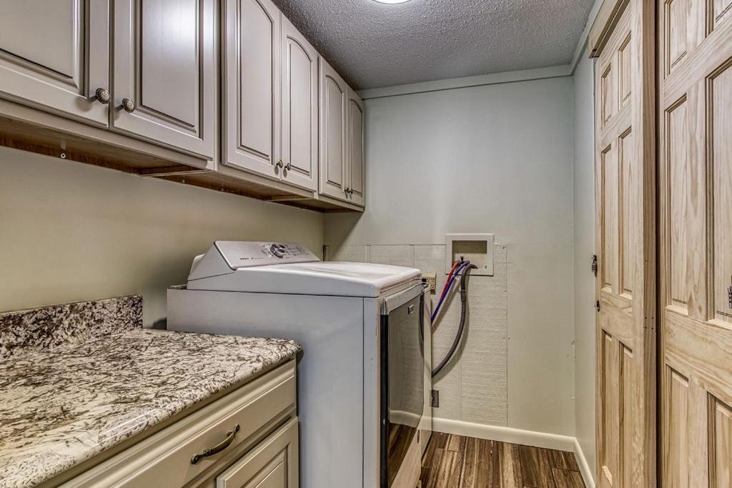 Whispering Winds, Hot Tub, Game Room, Wifi, 1089 Free Tickets Each Paid Day, Dollywood And More Gatlinburg Kültér fotó