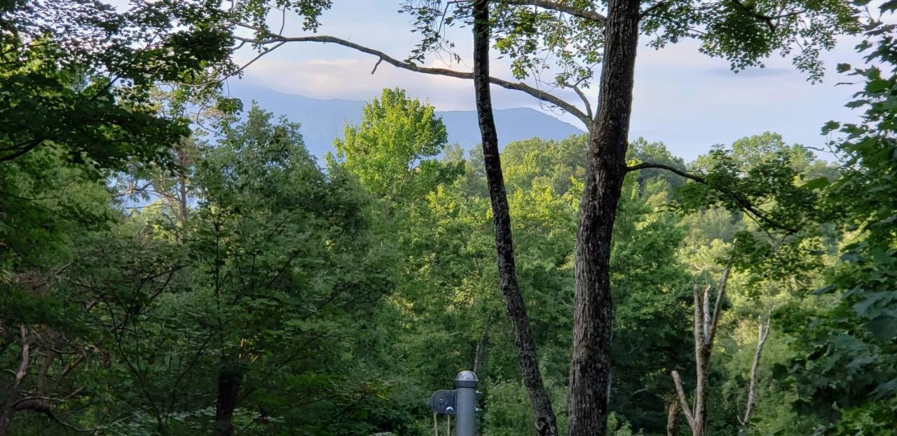 Whispering Winds, Hot Tub, Game Room, Wifi, 1089 Free Tickets Each Paid Day, Dollywood And More Gatlinburg Kültér fotó
