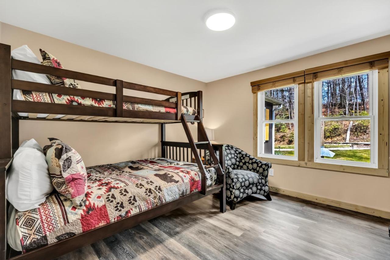 Whispering Winds, Hot Tub, Game Room, Wifi, 1089 Free Tickets Each Paid Day, Dollywood And More Gatlinburg Kültér fotó