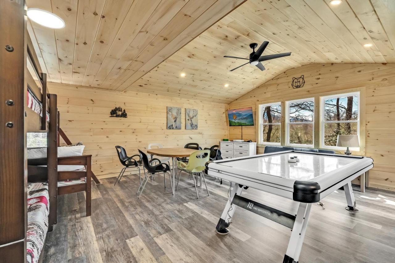 Whispering Winds, Hot Tub, Game Room, Wifi, 1089 Free Tickets Each Paid Day, Dollywood And More Gatlinburg Kültér fotó