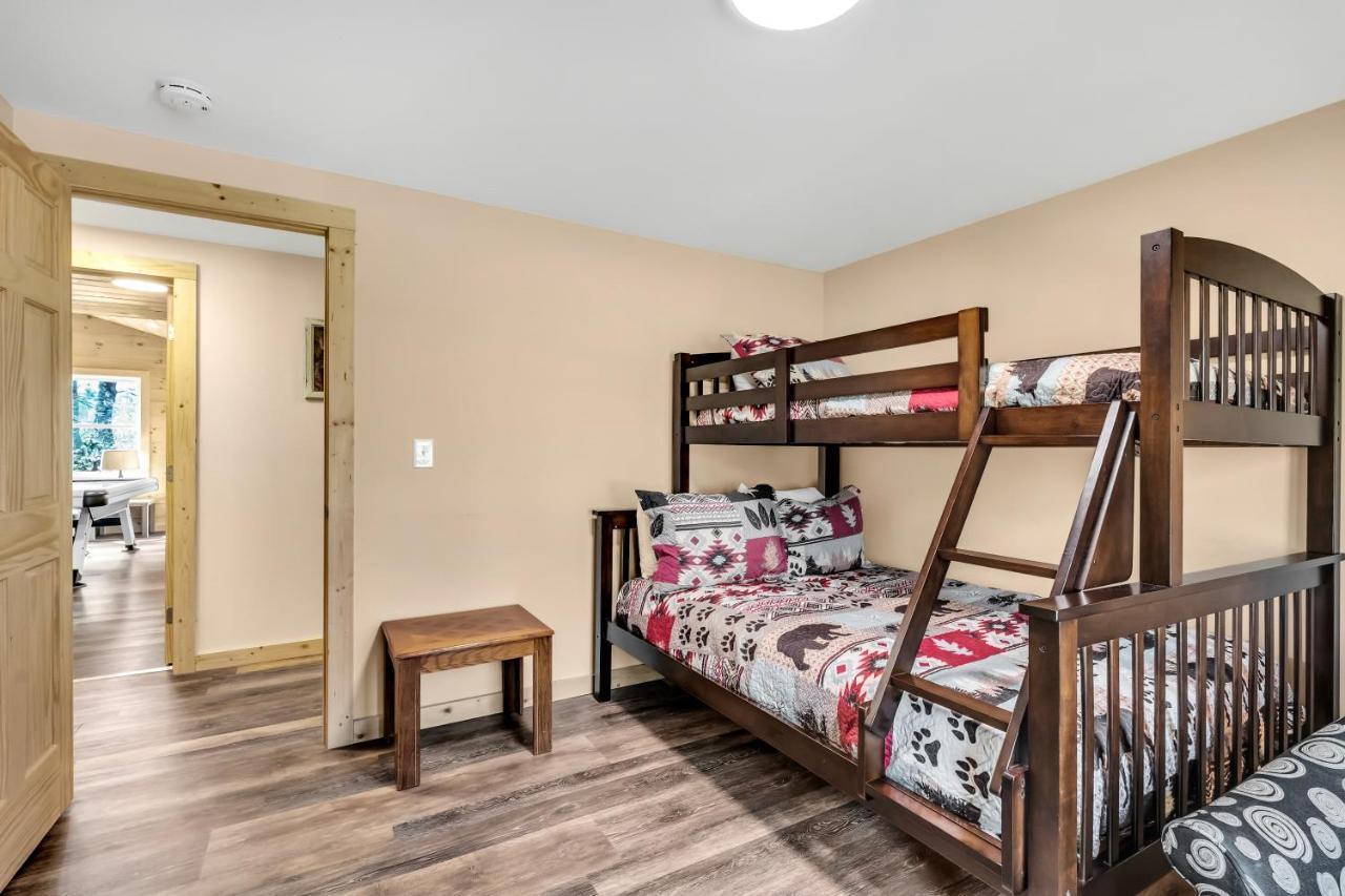 Whispering Winds, Hot Tub, Game Room, Wifi, 1089 Free Tickets Each Paid Day, Dollywood And More Gatlinburg Kültér fotó