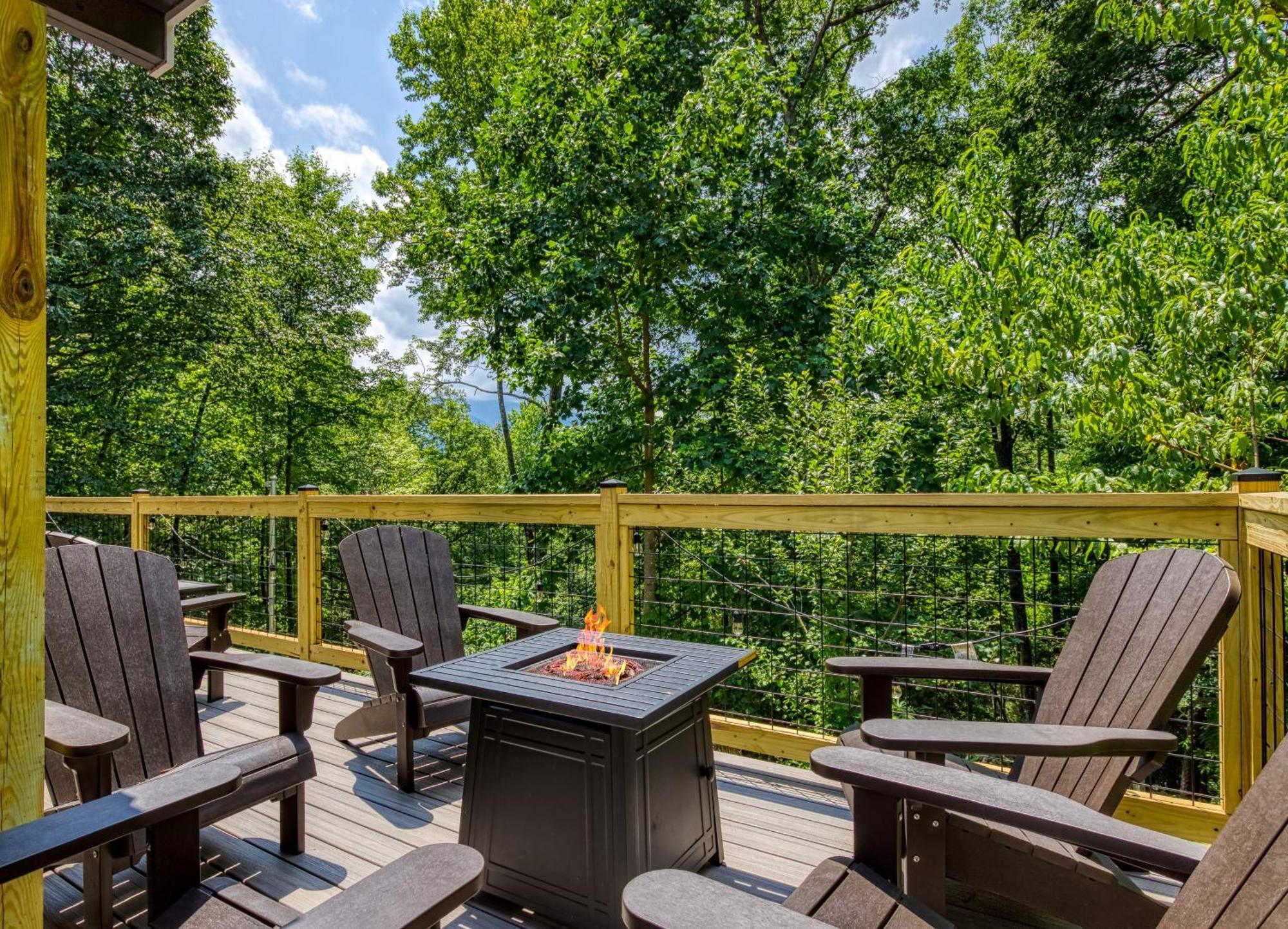 Whispering Winds, Hot Tub, Game Room, Wifi, 1089 Free Tickets Each Paid Day, Dollywood And More Gatlinburg Kültér fotó