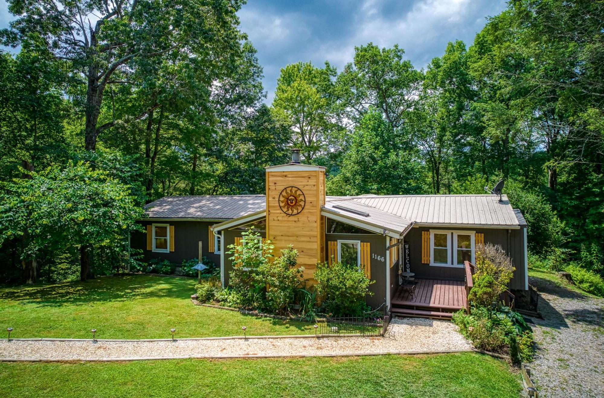 Whispering Winds, Hot Tub, Game Room, Wifi, 1089 Free Tickets Each Paid Day, Dollywood And More Gatlinburg Kültér fotó